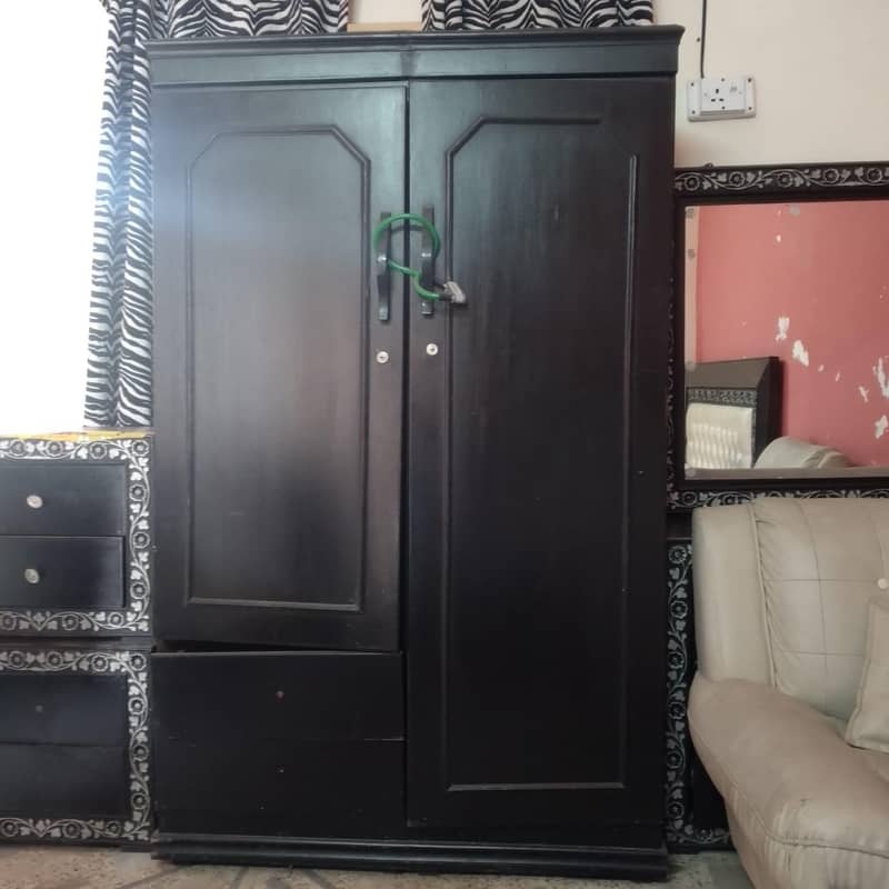 wardrobe 1