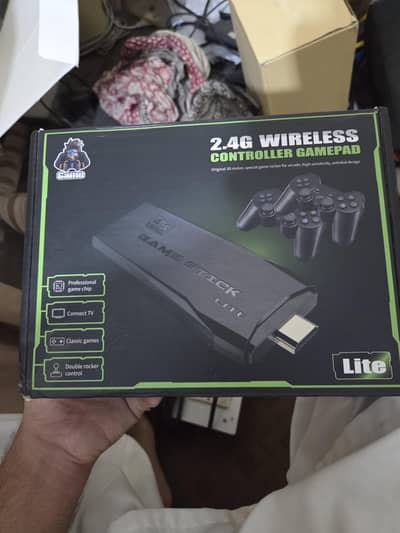 wireless new 2.4g gamepad with 2 wireless controllers