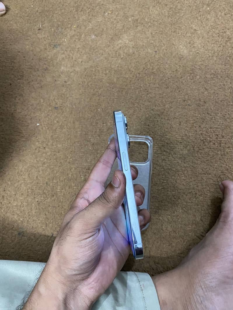 Apple iPhone 14 Pro 1