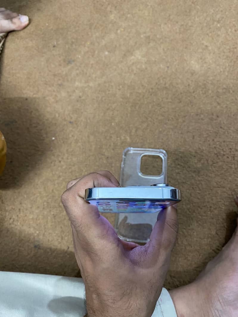Apple iPhone 14 Pro 4