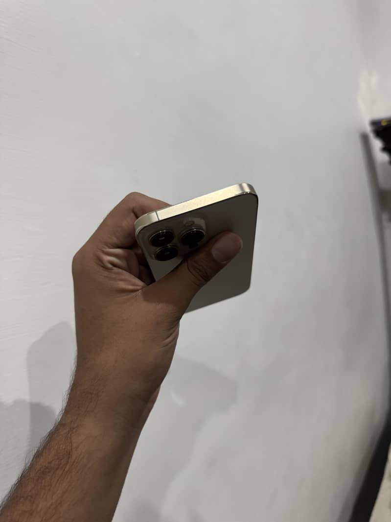 Apple iPhone 13 Pro 2
