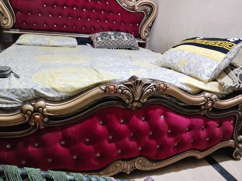 King size Bed 1