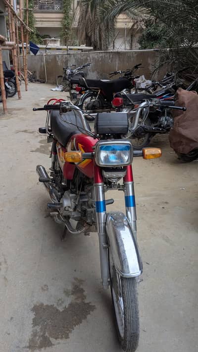 Galaxy china CD -70 2022 RED colour low mileage karachi no. NO fault