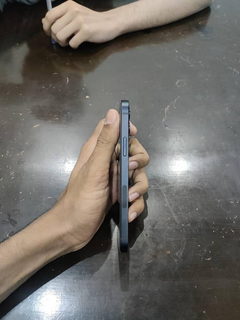Apple iPhone 12 6