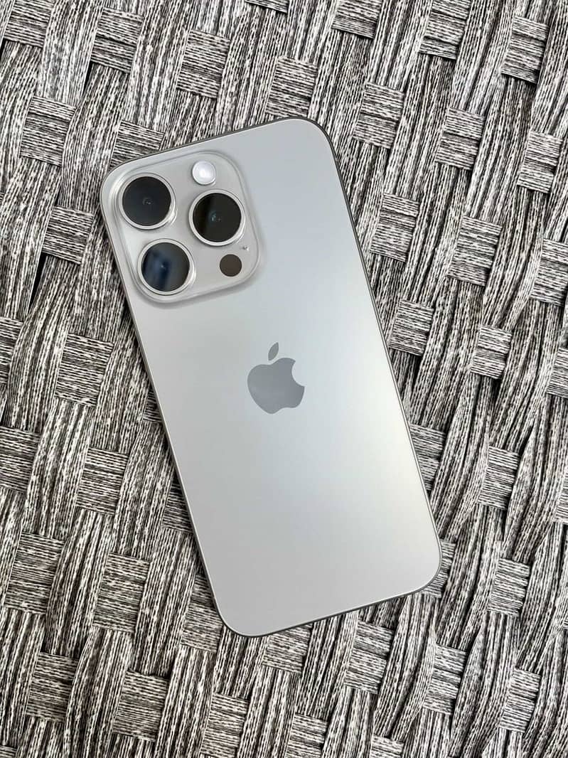 Apple iPhone 15 Pro 3