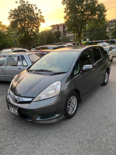 Honda Fit shuttle 2012