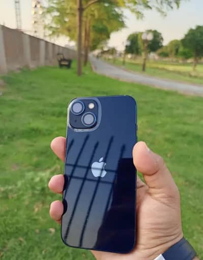 Apple iPhone 13