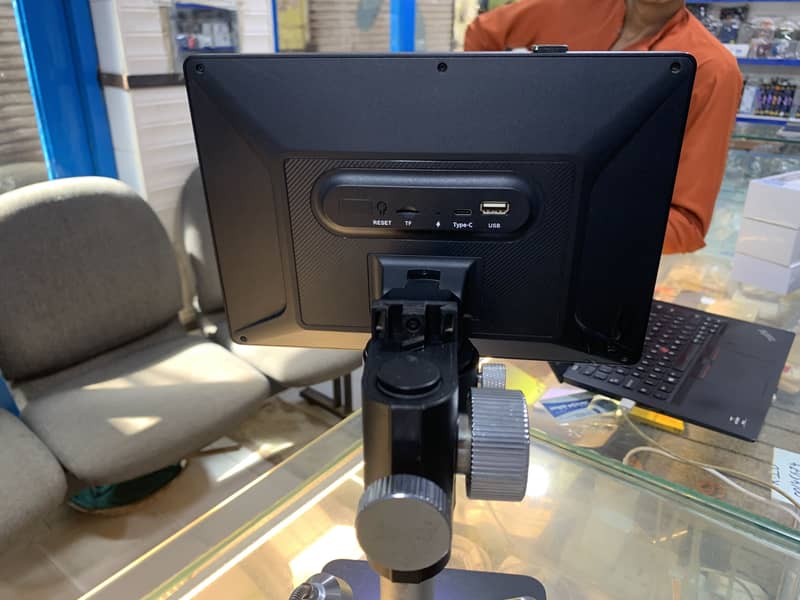 Microscope 4