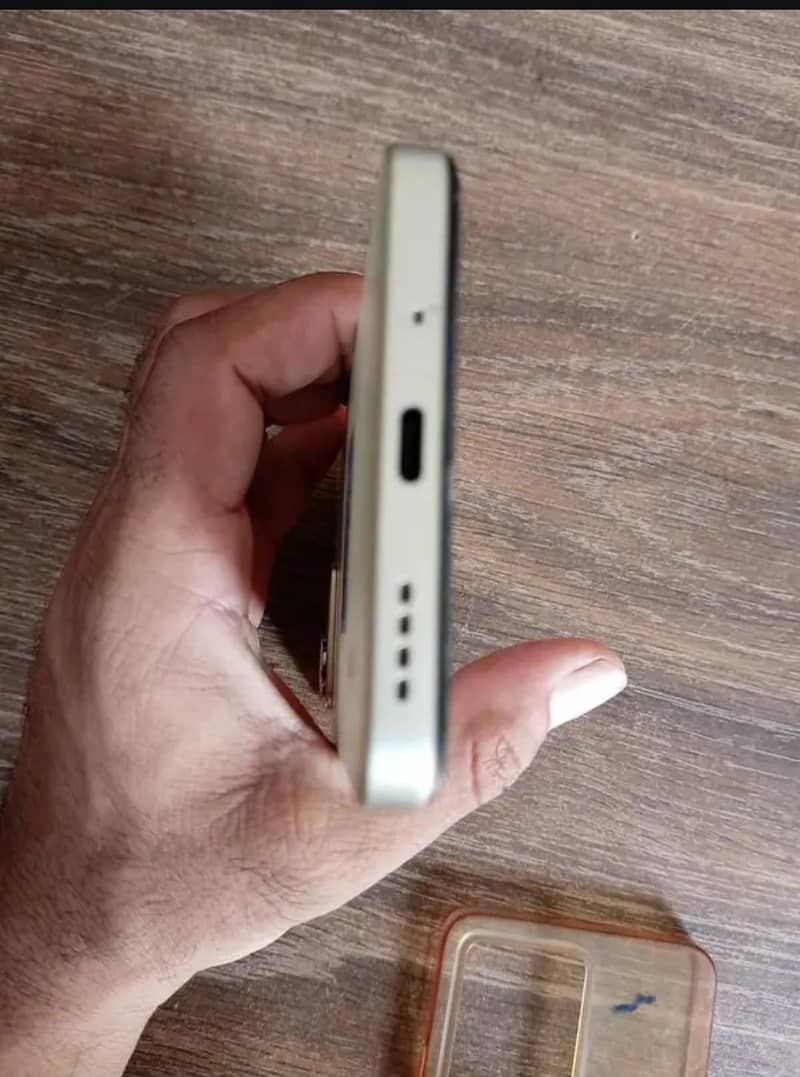 Realme C75 4