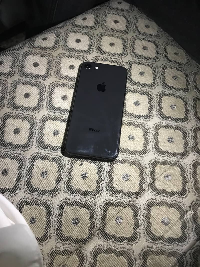 Apple iPhone 8 0