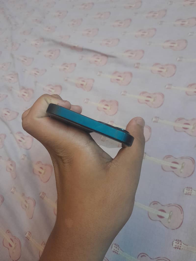 Apple iPhone 13 3