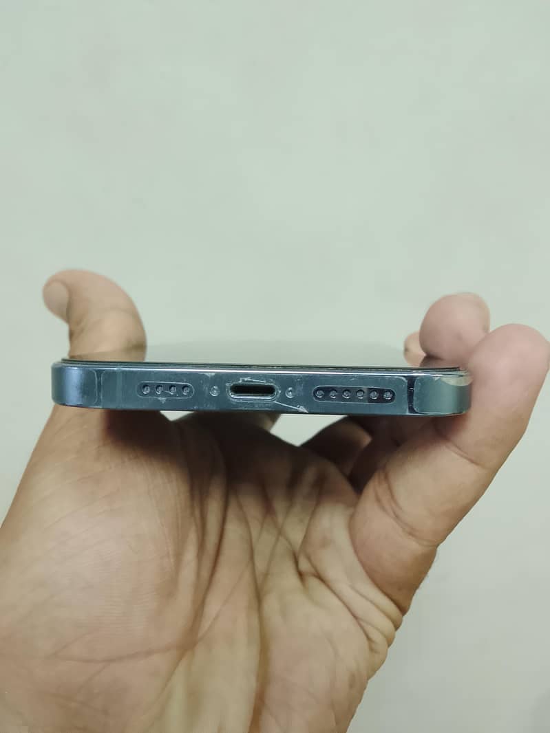 Apple iPhone 13 Pro Max 2