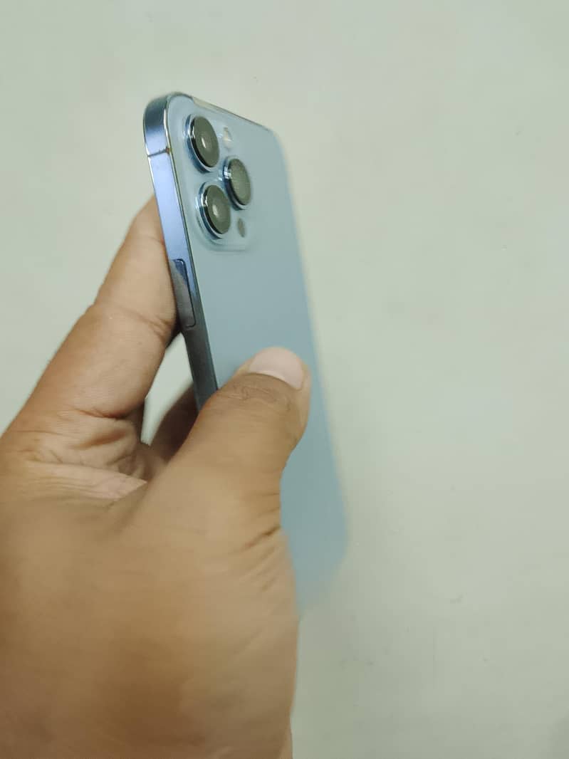 Apple iPhone 13 Pro Max 3