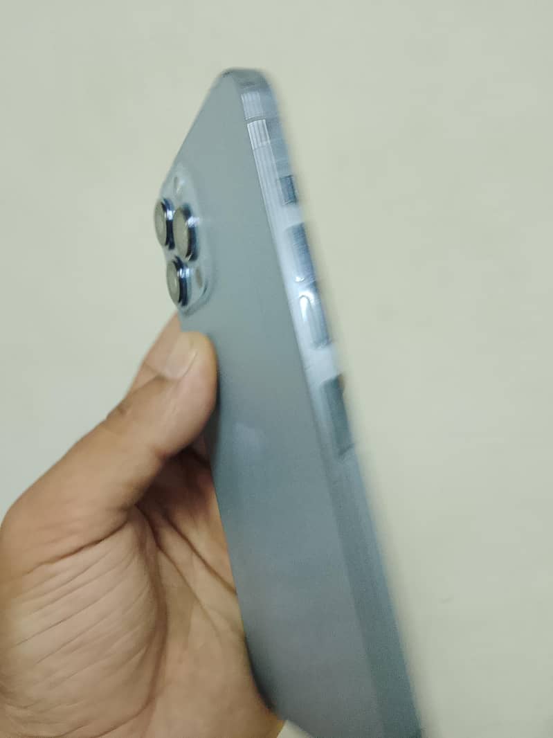 Apple iPhone 13 Pro Max 4