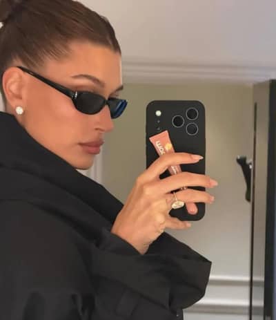 Rhode case with or without peptide lip tint