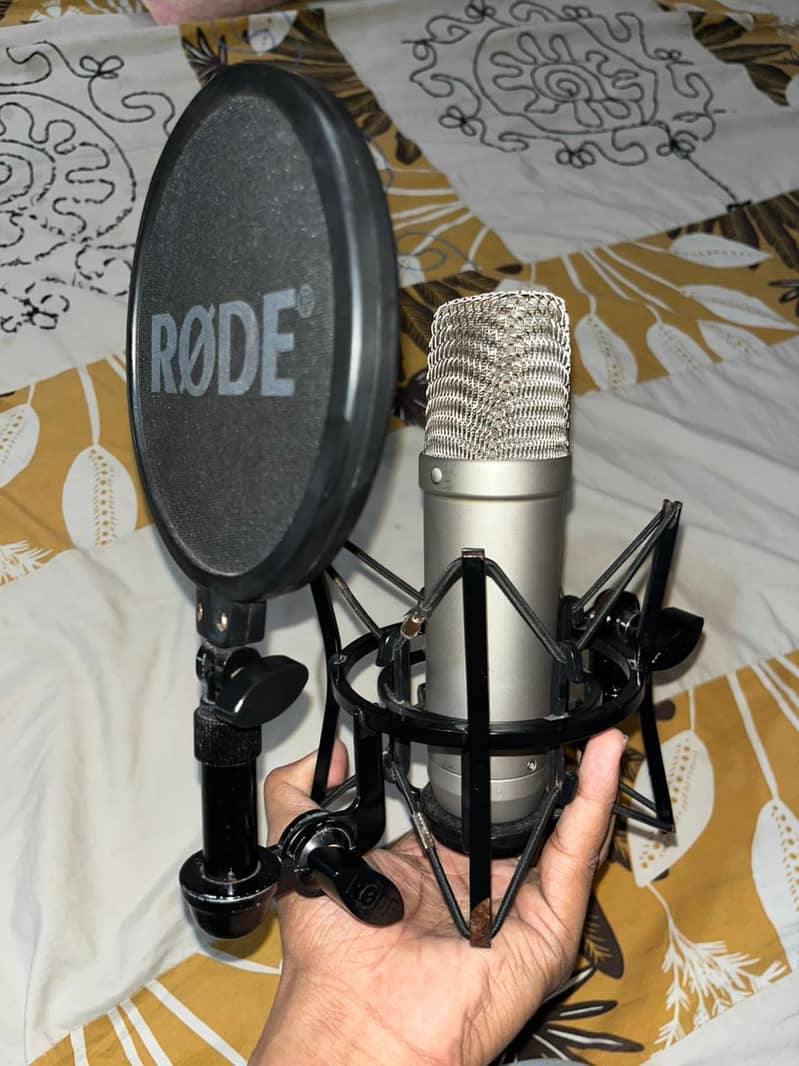 rode NT1 microphone 1