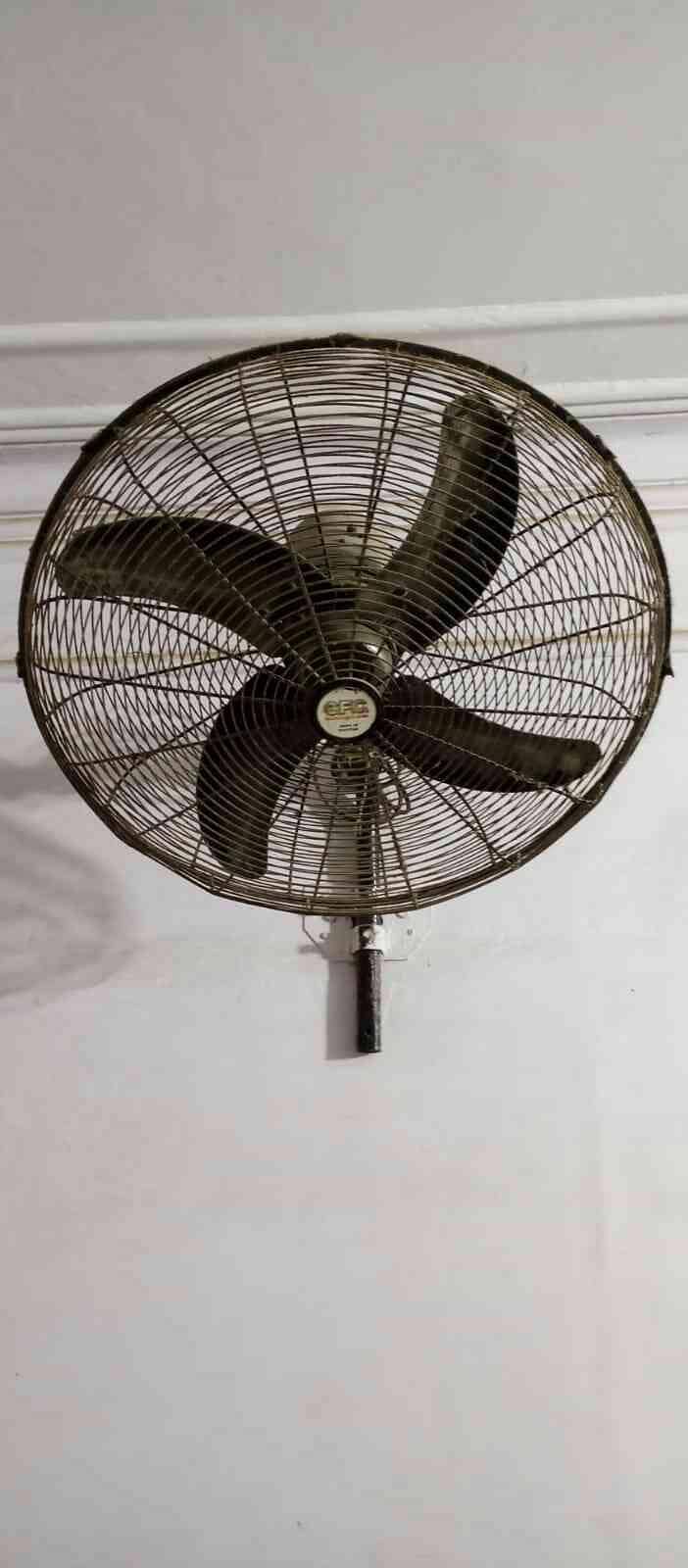 WALL BRACKET FAN 1