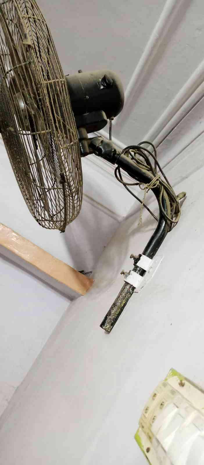 WALL BRACKET FAN 2