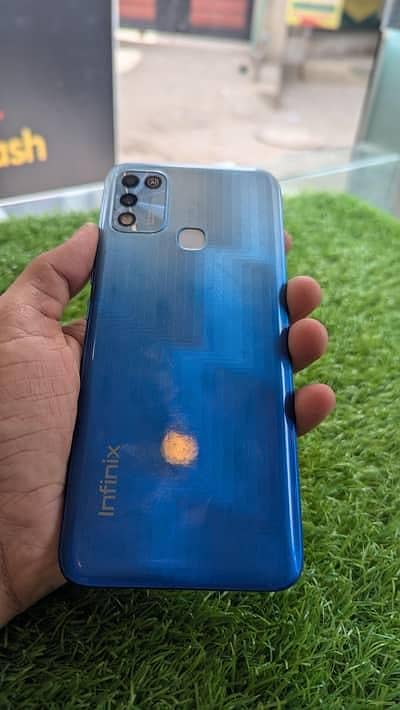 Infinix hot 11 play 4/64
