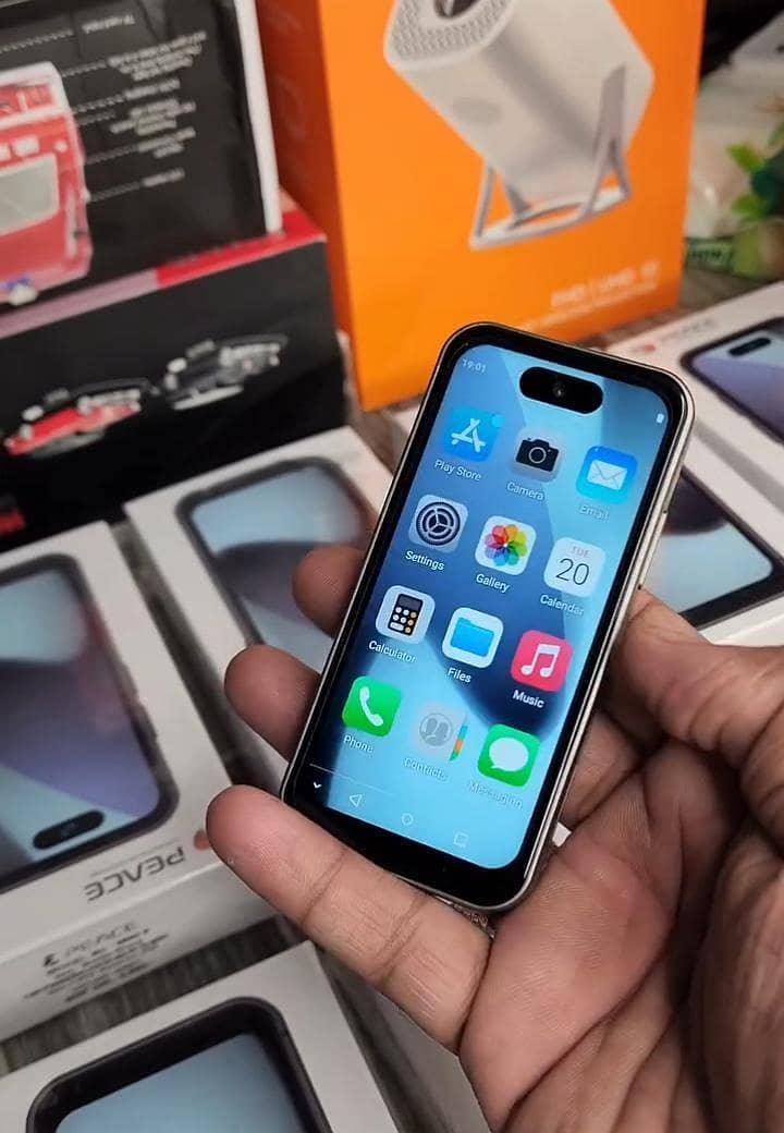Apple iPhone 17 mini 4