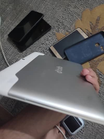 D TAB HUAWEI docomo 10 inches read add