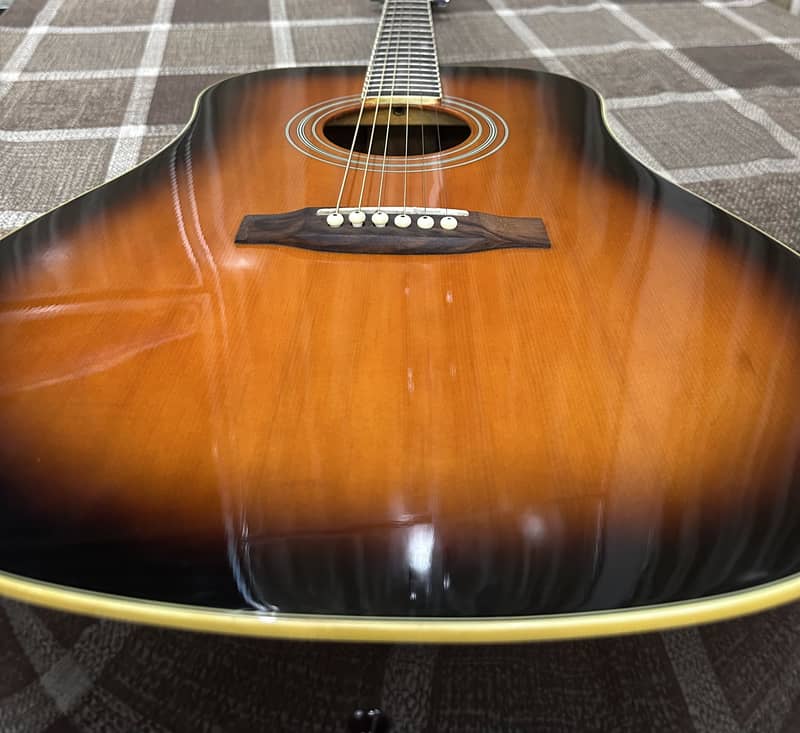 Acoutic guiter 0