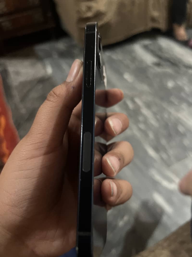 Apple iPhone 12 5