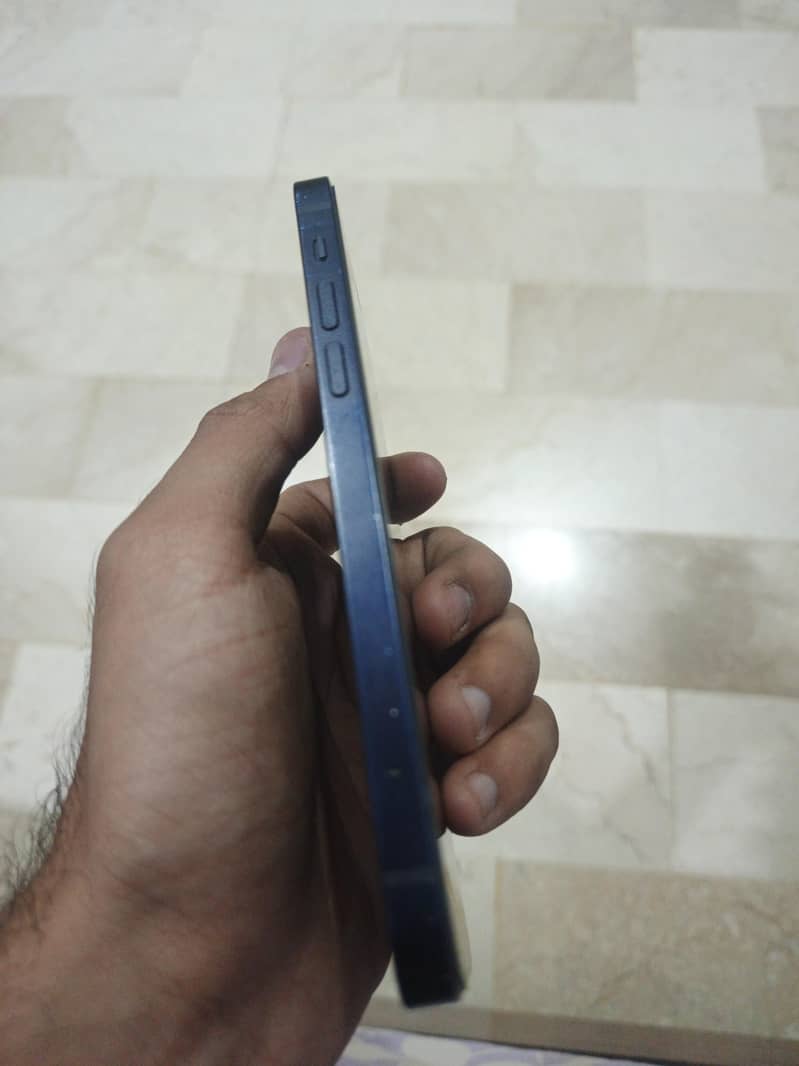 Apple iPhone 12 2