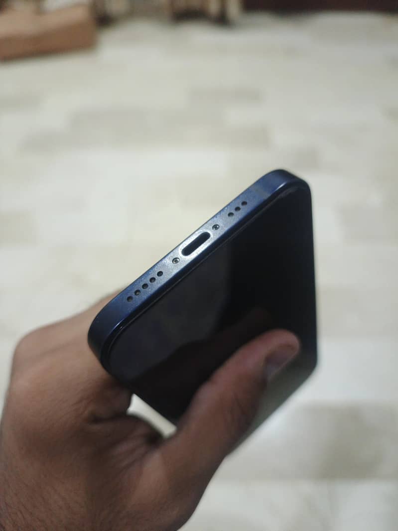 Apple iPhone 12 3