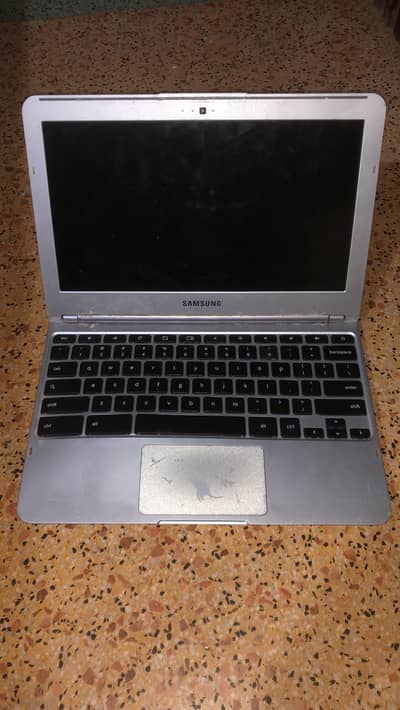 laptop hai dell ka hai aur aik Samsung ka hai