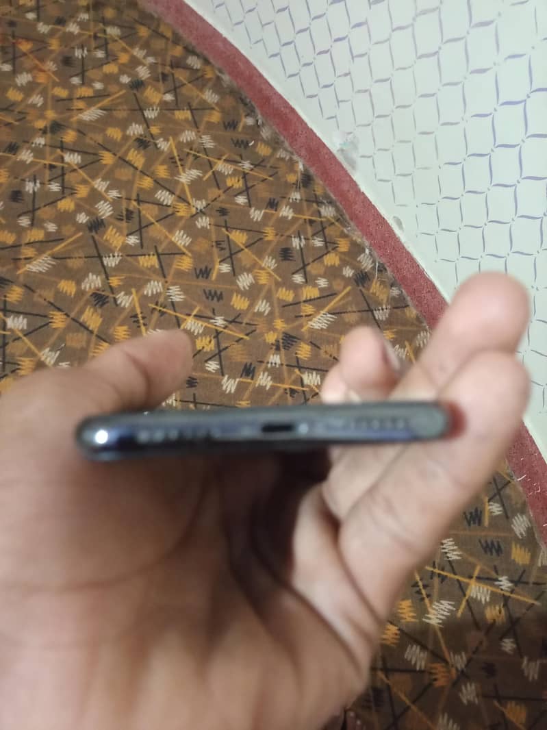 Apple iPhone X 4