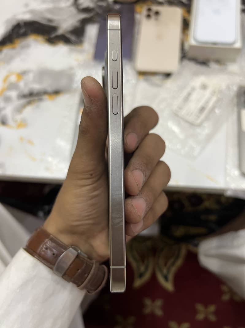 Iphone 15 pro max 2