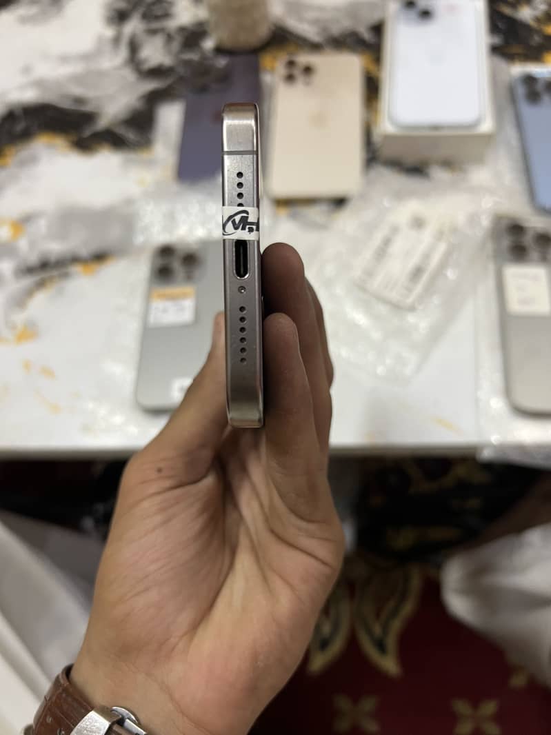 Iphone 15 pro max 4