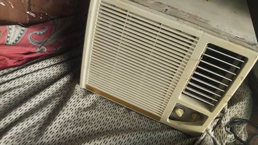 window AC in good condition
