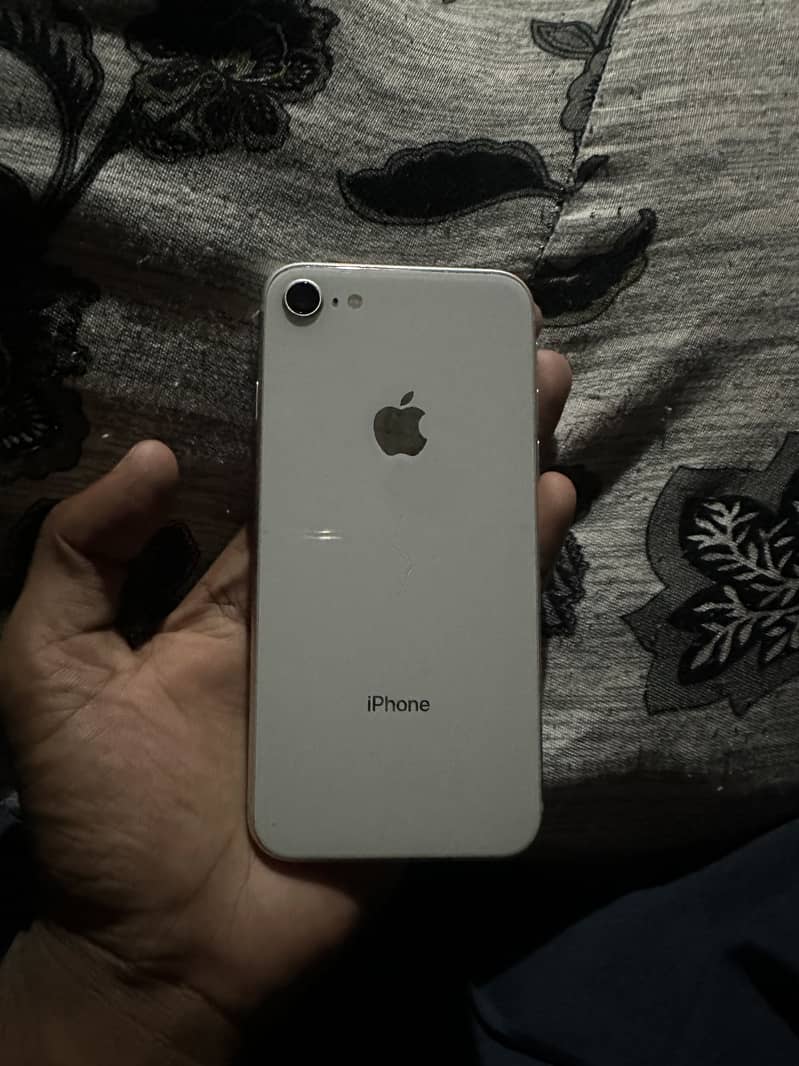 Apple iPhone 8 1