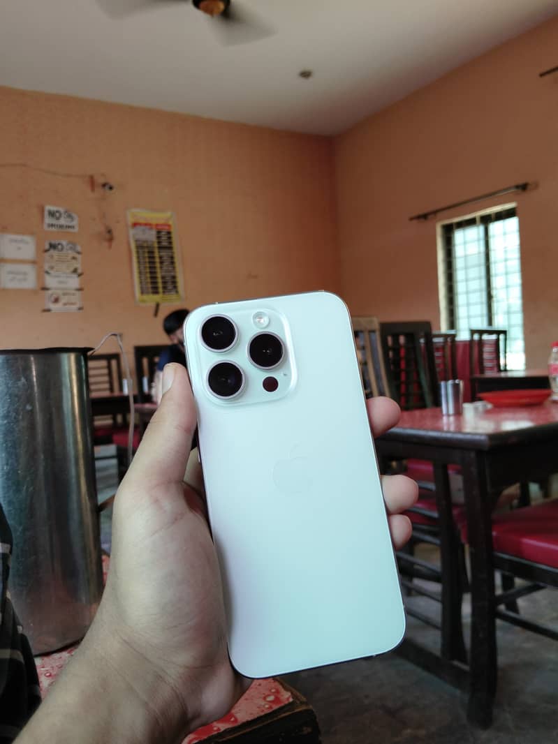 Apple iPhone 15 Pro 5