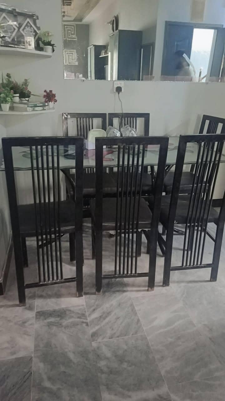 bad n dining table 1