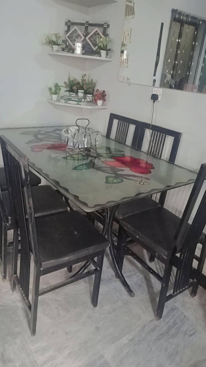 bad n dining table 2