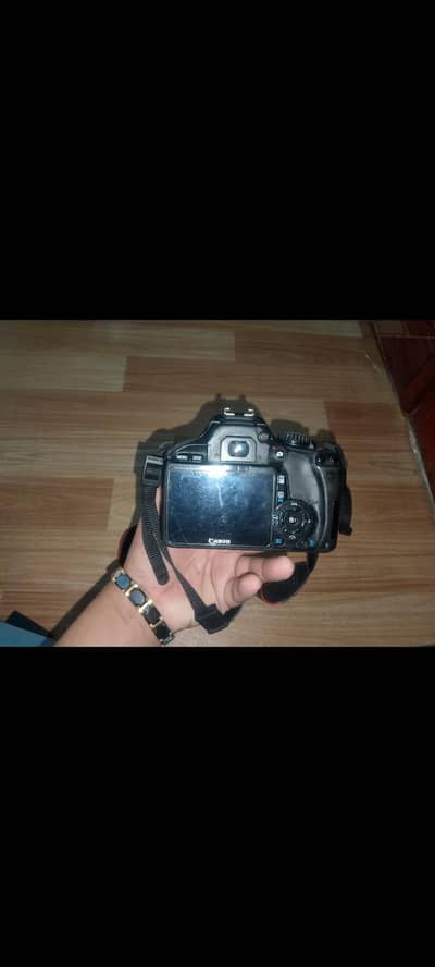 canon D550 camera 50 mm laince