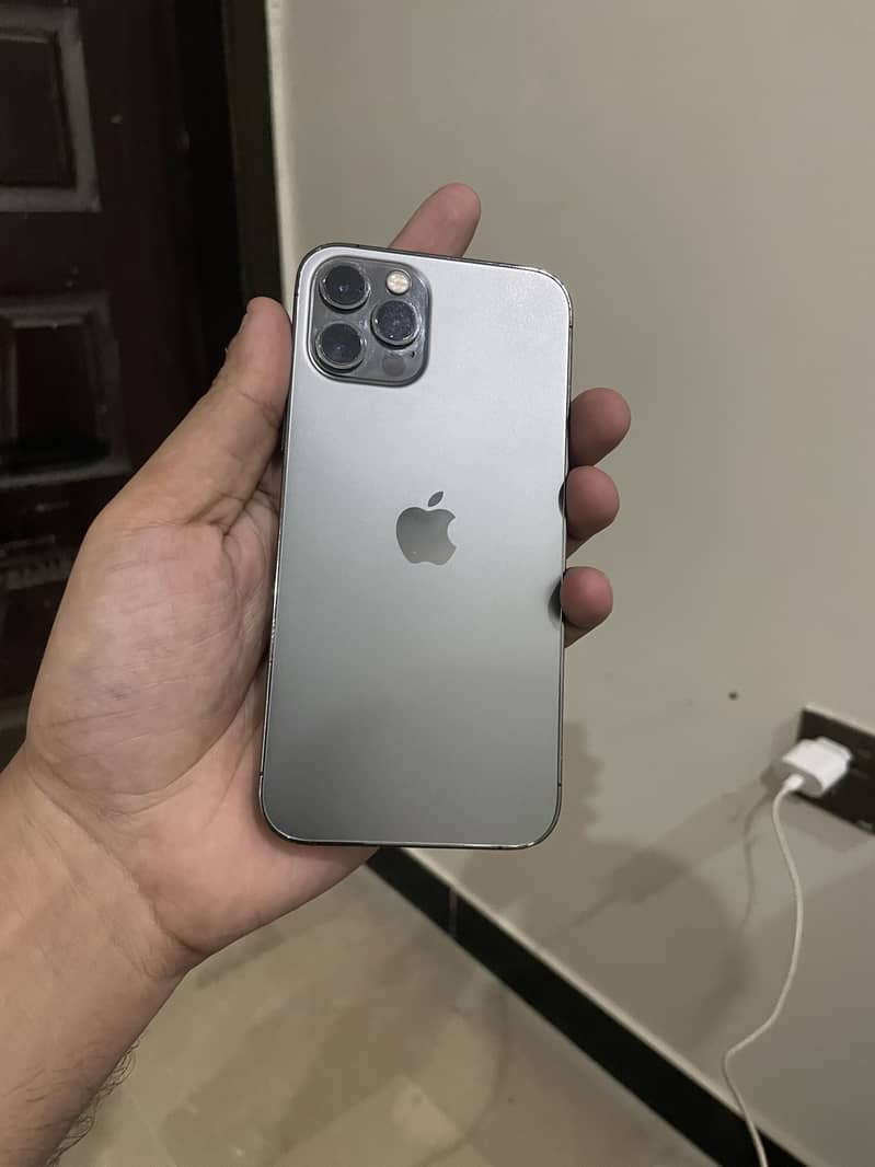 iPhone 12 Pro 4