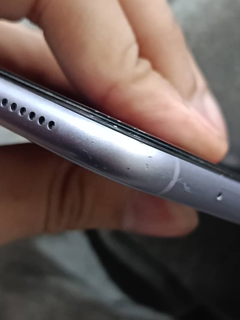 Apple iPhone 11 7