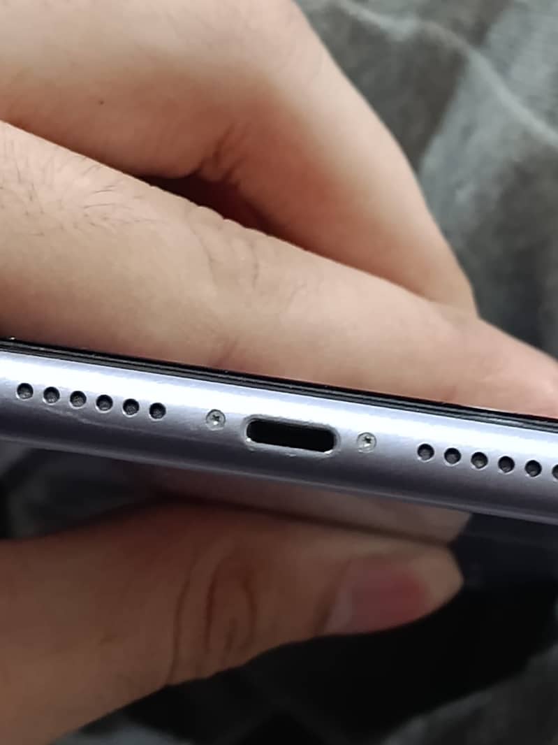 Apple iPhone 11 8