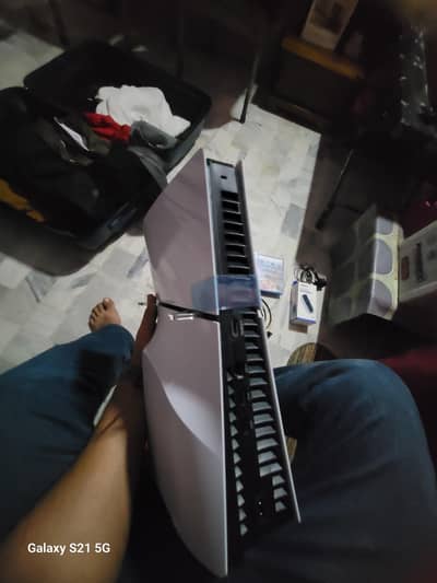 ps5 just like new with 2 controller  2 games