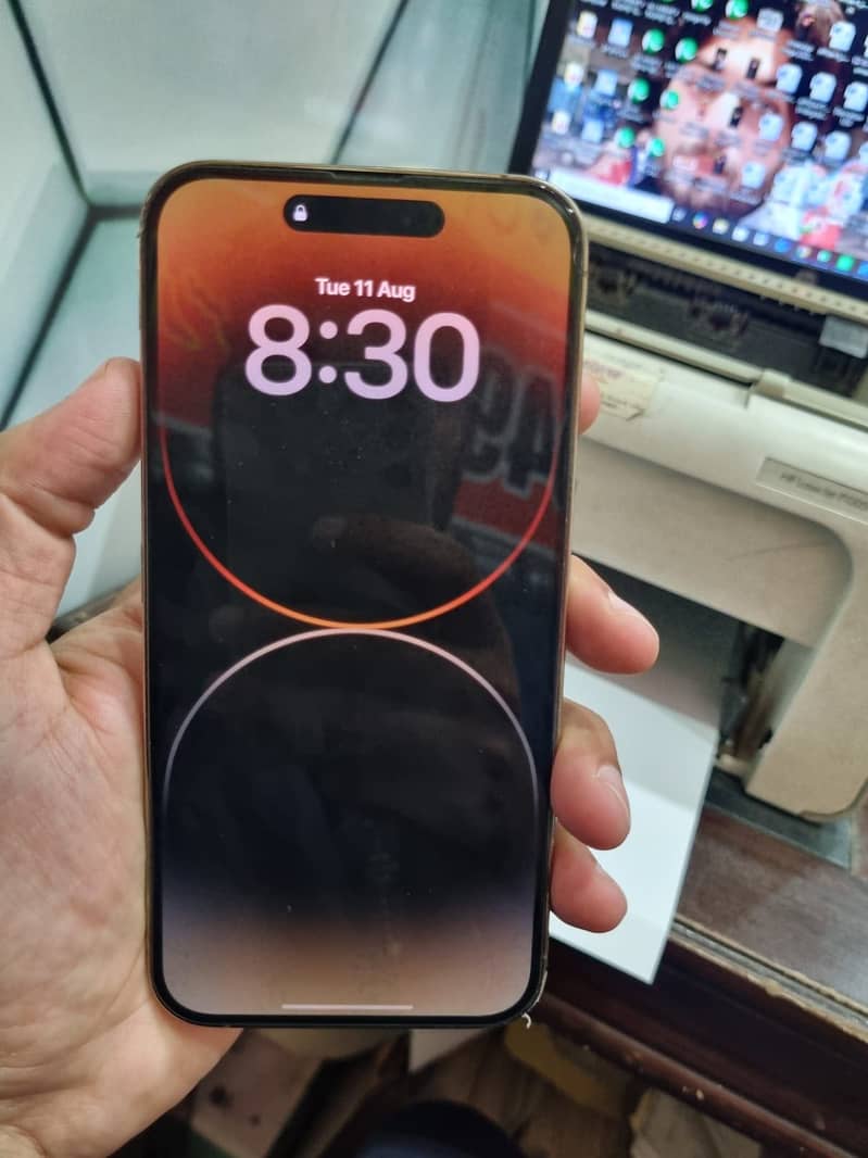 Apple iPhone 14 Pro Max 0