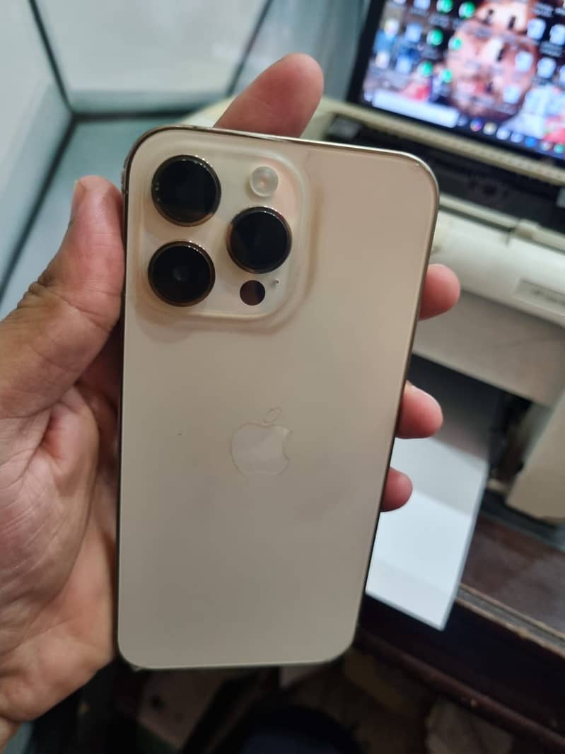 Apple iPhone 14 Pro Max 1