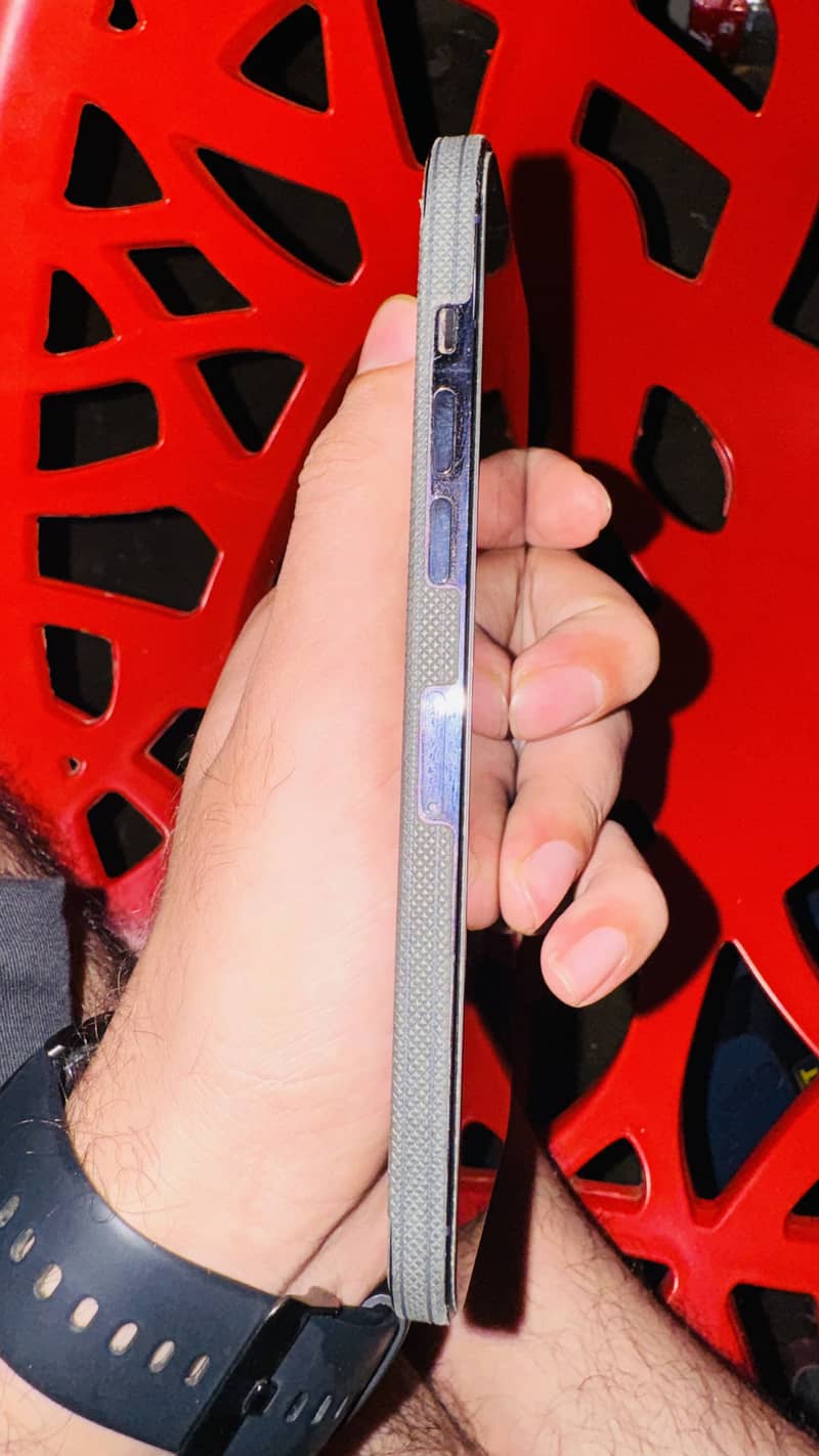 iPhone 14 Pro Max 4