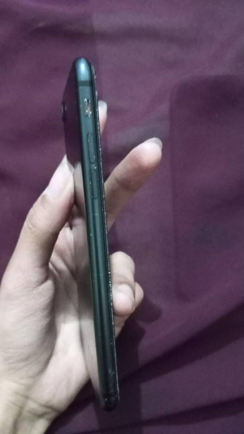Apple iPhone 7 2