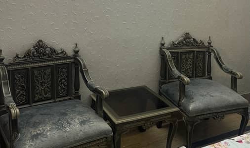 Chairs and table set for sale Rs 25000