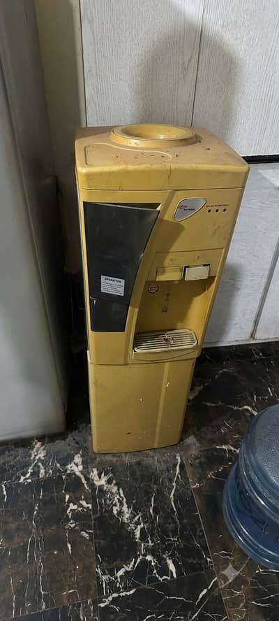 Water dispenser Used