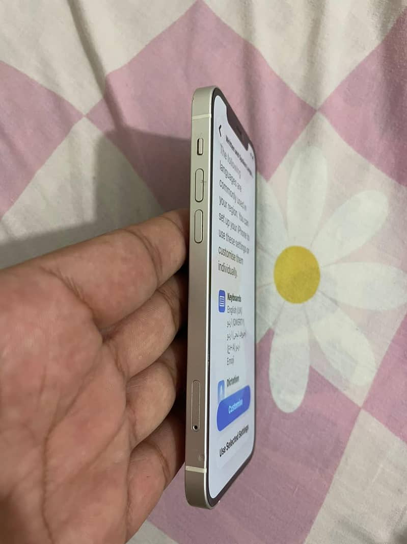 Apple iPhone 12 2
